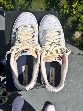 Nike White and Cream Low-Top Sneakers with Navy Insole